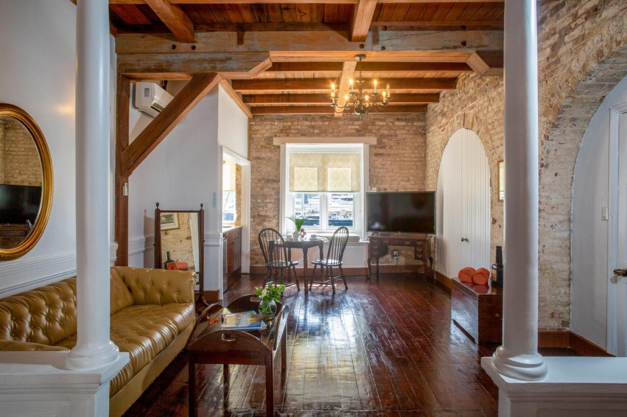 Copper And Lumber Store Hotel English Harbour ภายนอก รูปภาพ